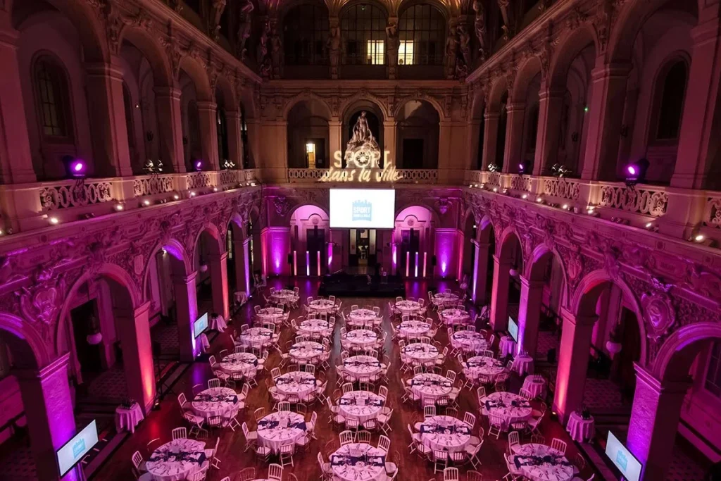 Palais-de-la-bourse-lyon_Corbeille_Diner_Mise-en-lumiere_soirees-evenementielles-12